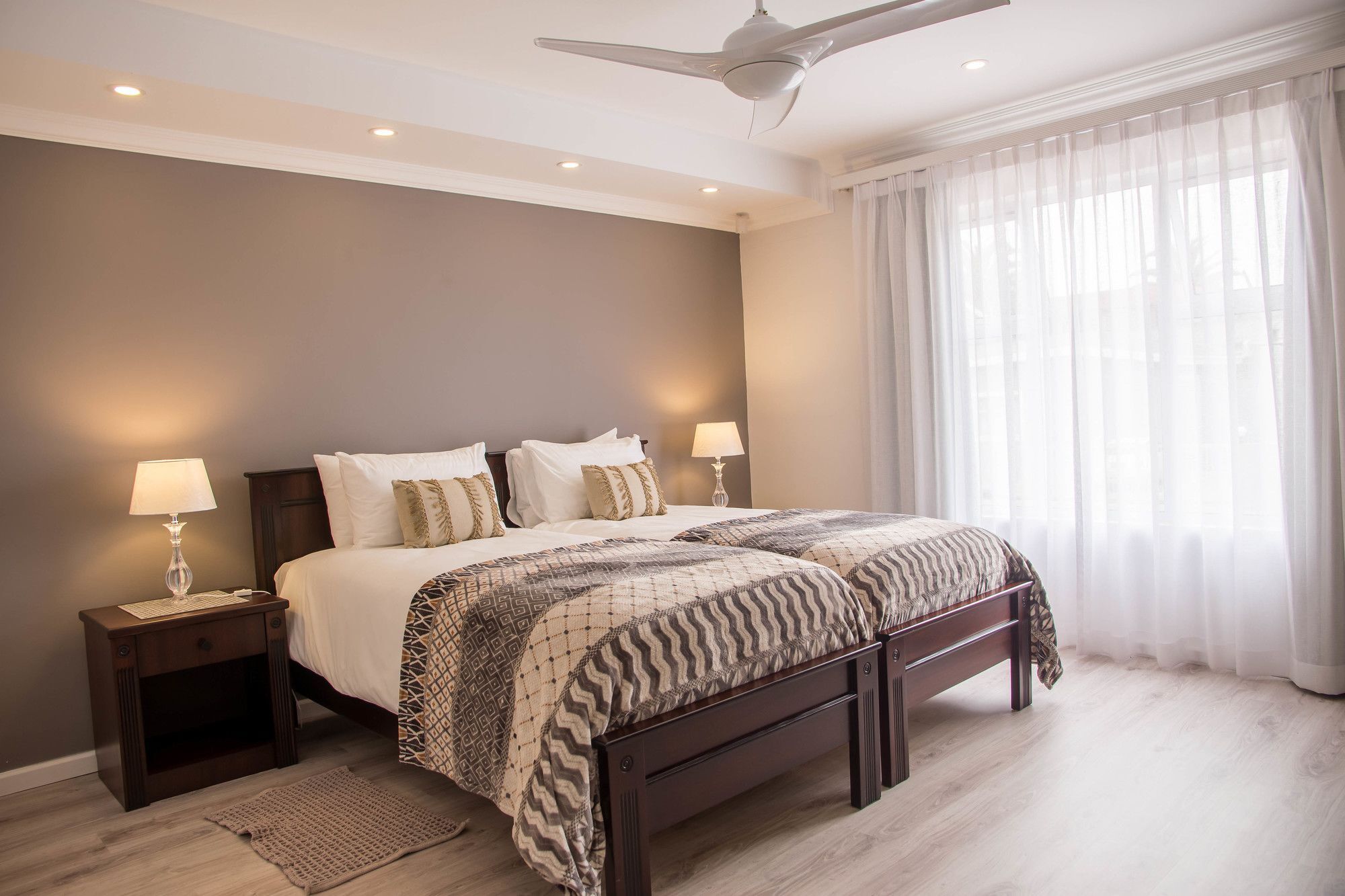 Sea Breeze Guesthouse Swakopmund Buitenkant foto