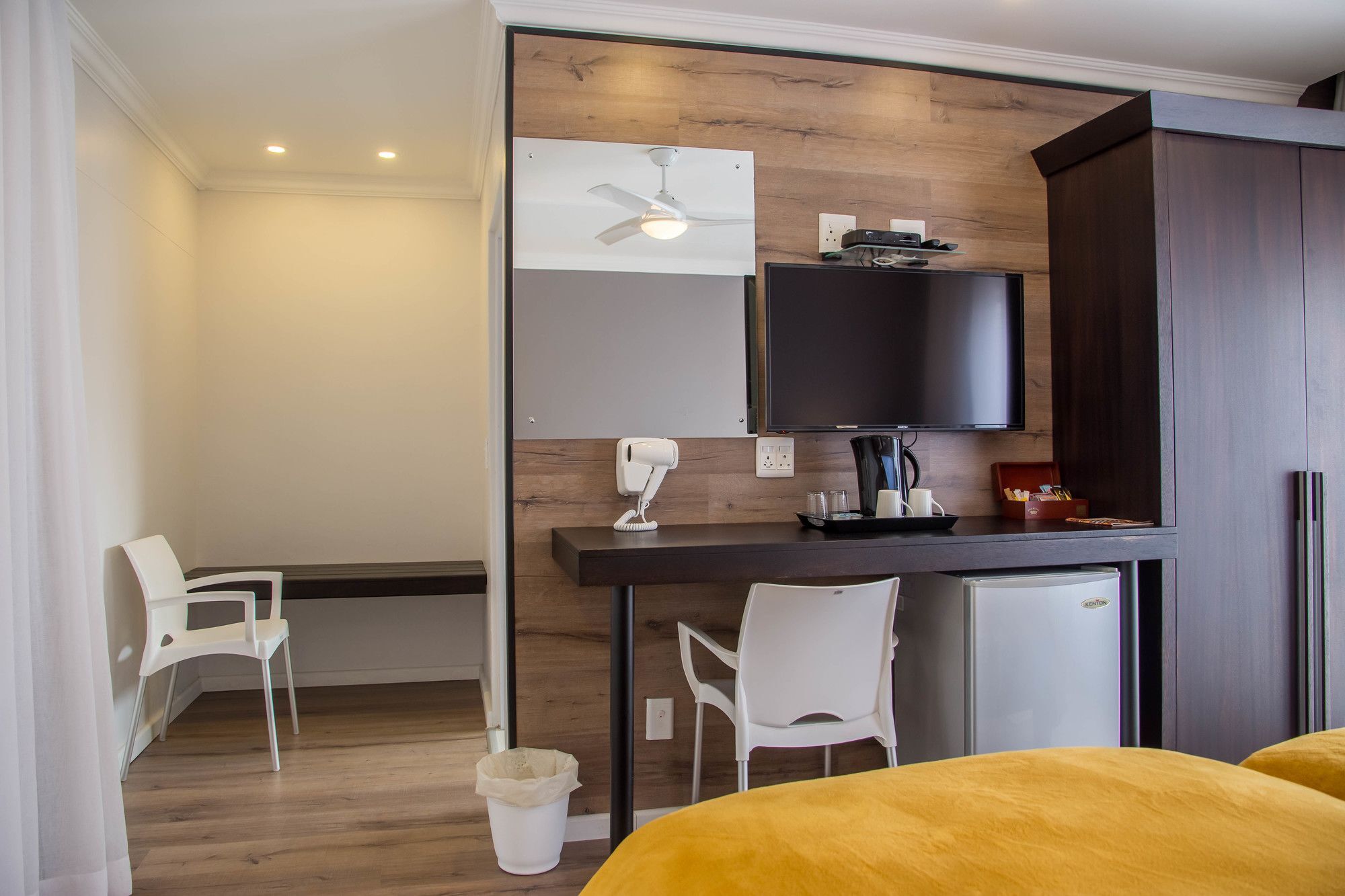 Sea Breeze Guesthouse Swakopmund Buitenkant foto