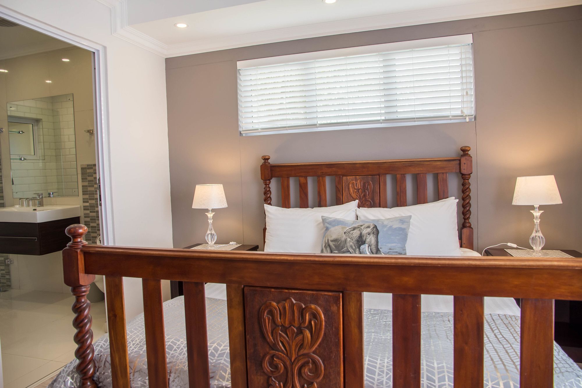 Sea Breeze Guesthouse Swakopmund Buitenkant foto